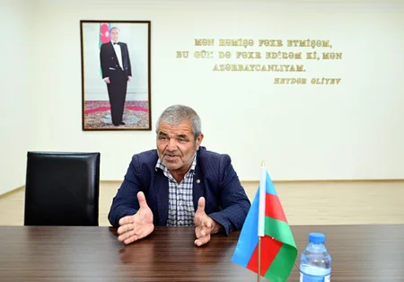 Mədəniyyət naziri Siyəzəndə vətəndaşların müraciətlərini dinləyib