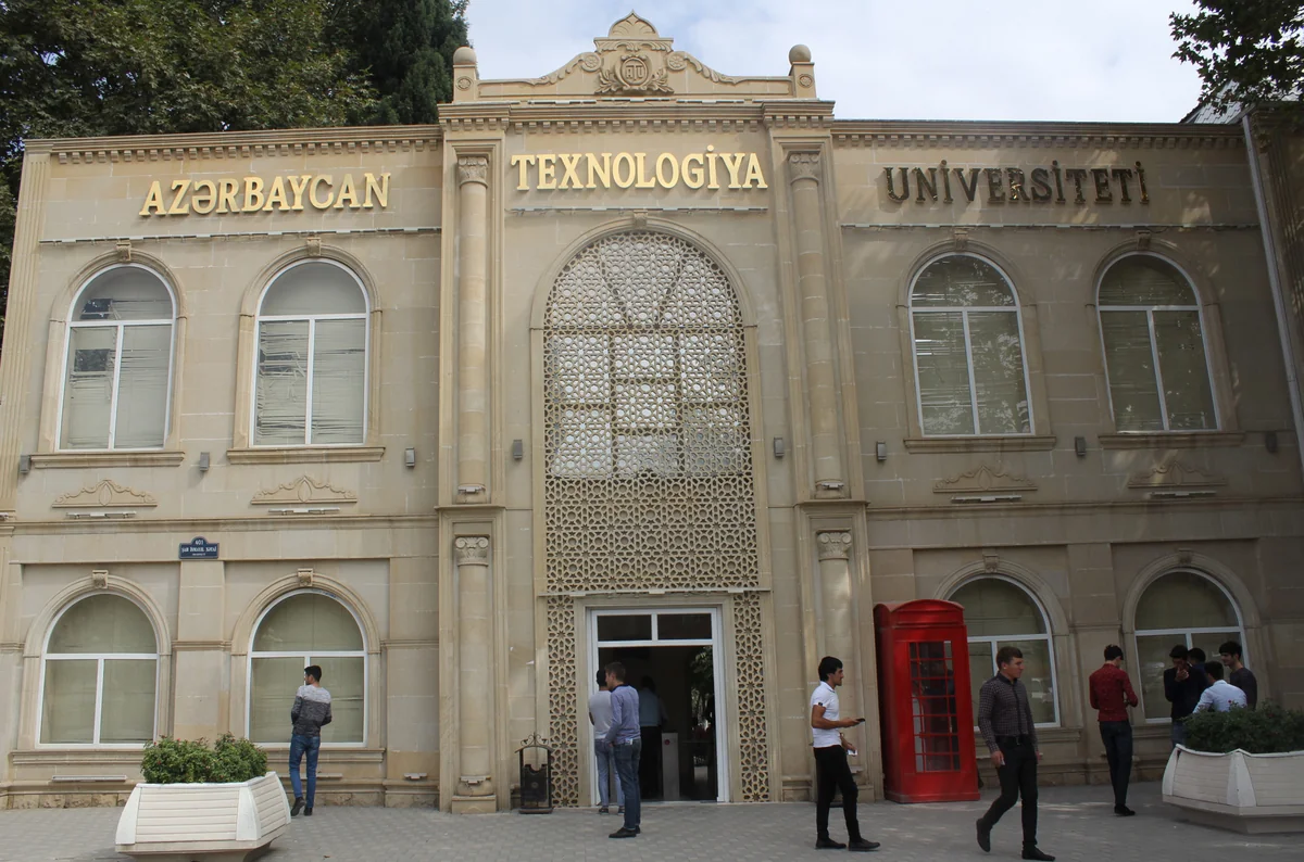 Universitet professoru vəfat edib