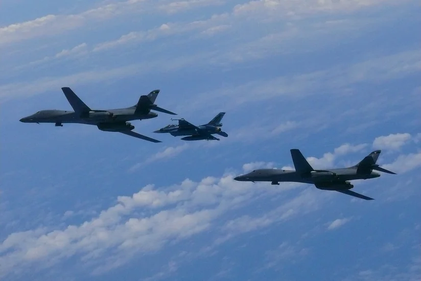 Япония и США провели крупные воздушные учения в районе Восточно-Китайского моря