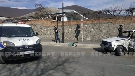 Şəkidə avtomobillər toqquşub, xəsarət alan var