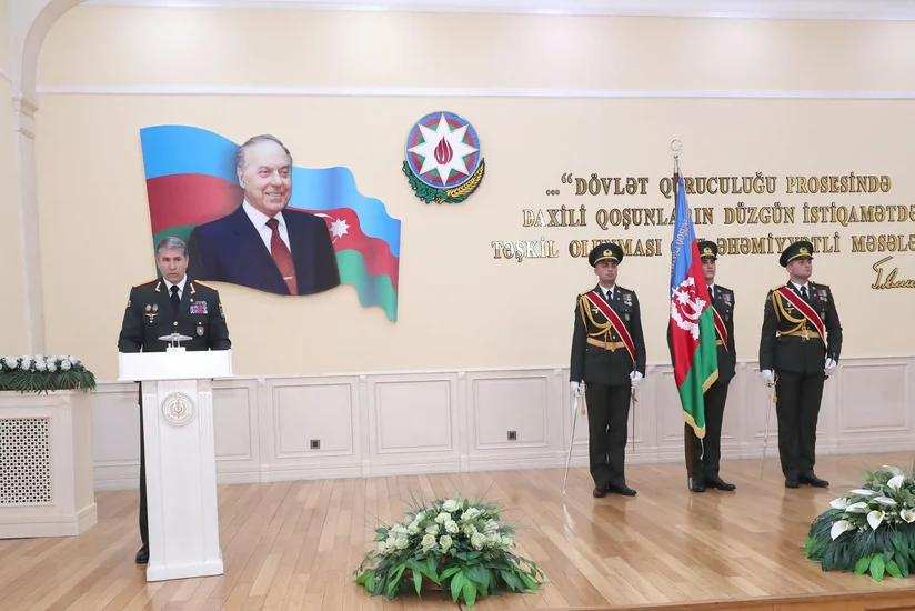 Vilayət Eyvazov Daxili Qoşunların hərbçilərinə mükafatlar təqdim etdi