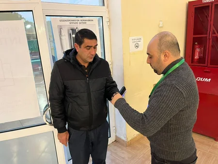 Bakının Xəzər və Nizami rayonlarında səsvermə başlayıb