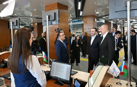 Prezident İlham Əliyev və Baş nazir İrakli Qaribaşvili Qəbələ regional “ASAN xidmət“ mərkəzində olublar
