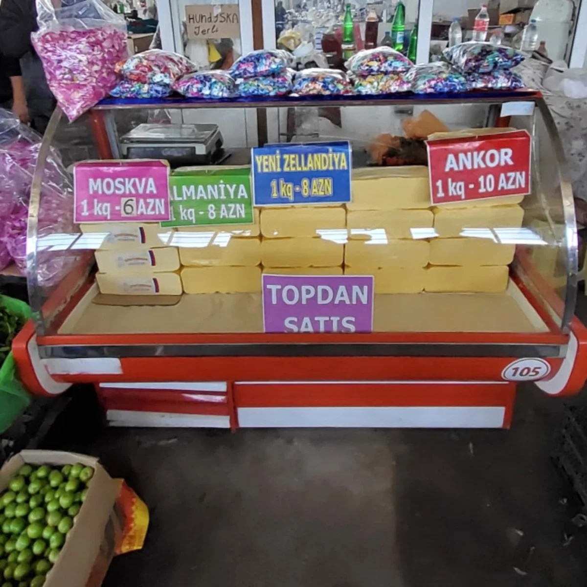 Gəncədə ticarət mərkəzində nöqsanlar aşkarlanıb