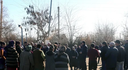 Laçından olan namizəd fəal seçki kampaniyası ilə diqqət çəkdi