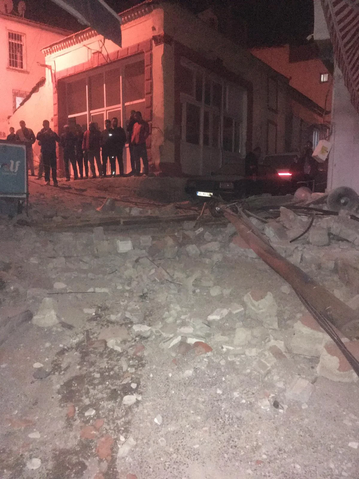 В Турции произошло землетрясение магнитудой 5,1, есть пострадавшие и разрушения