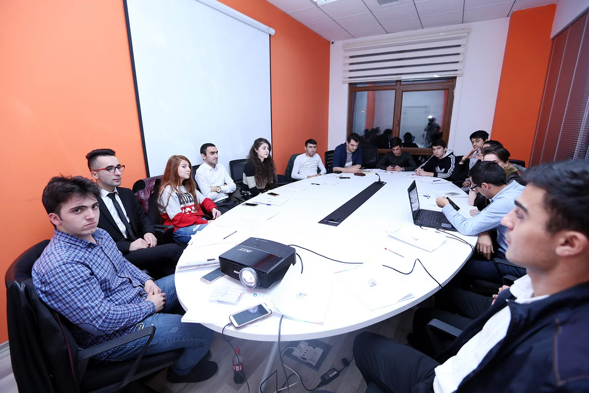 Baku hosts mentoring program for students of primary vocational institutions