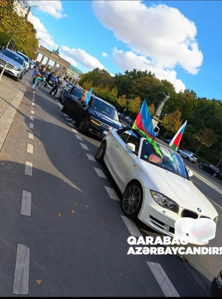 В Берлине прошел автопробег в знак протеста против военных преступлений Армении
