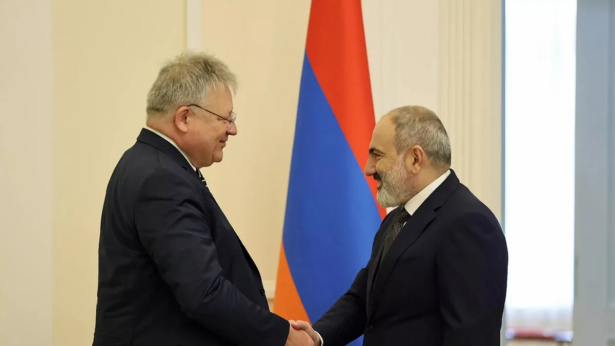 Премьер Армении и глава внешней разведки ФРГ обсудили сотрудничество