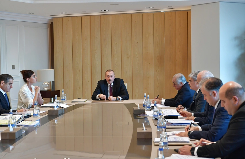 Prezident İlham Əliyevin yanında iqtisadi müşavirədə bir sıra ciddi məqamlara diqqət yetirildi - RƏYLƏR