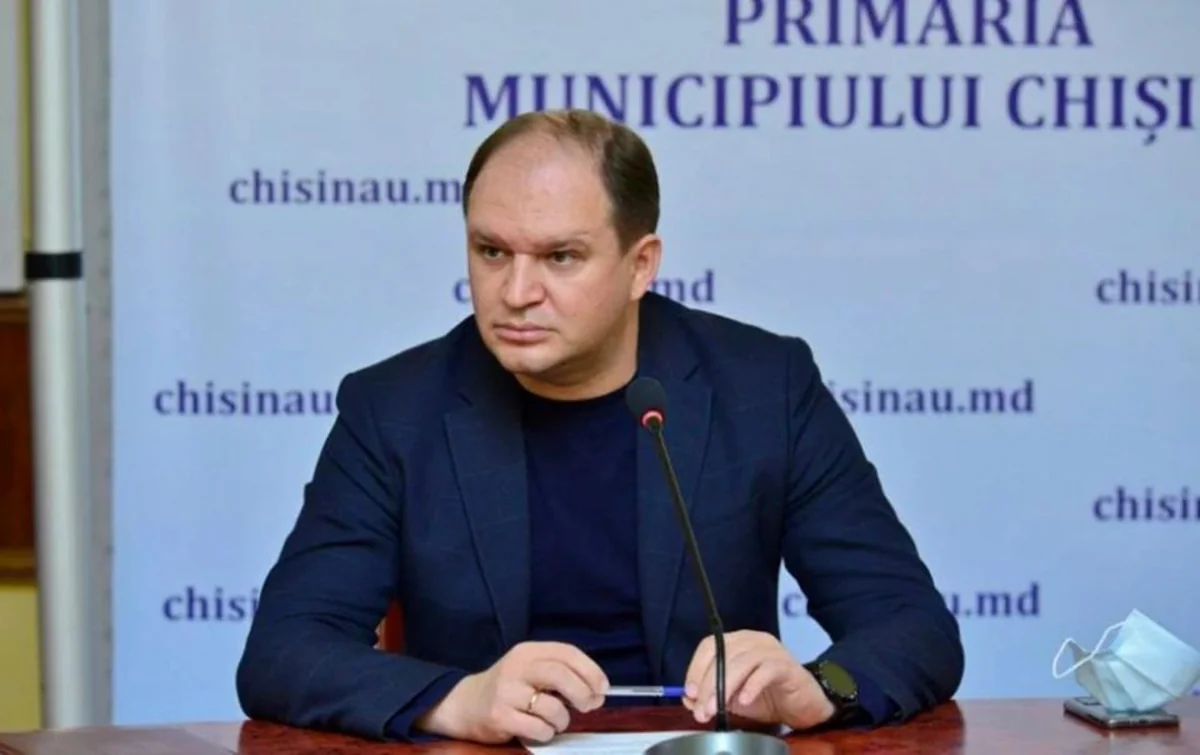 Правящая партия Молдовы обвинила мэра Кишинева в связах со спецслужбами России