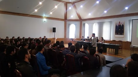 Sağlam Gələcək Mərkəzi “Uğurlu ünsiyyətin sirləri” mövzusunda seminar keçirib