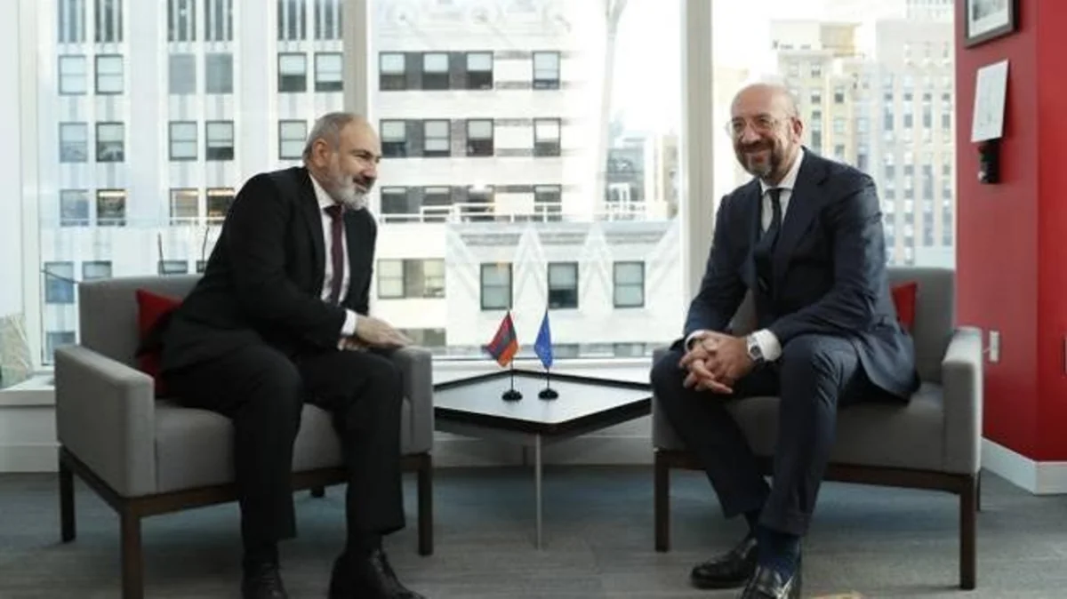 Şarl Mişel Paşinyanla görüşdə dialoqu təşviq etməyə hazır olduğunu bildirib