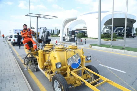 Paytaxtda daha bir marşrut xəttinin hərəkət etdiyi dəhliz üzrə avtobus zolağı çəkillb