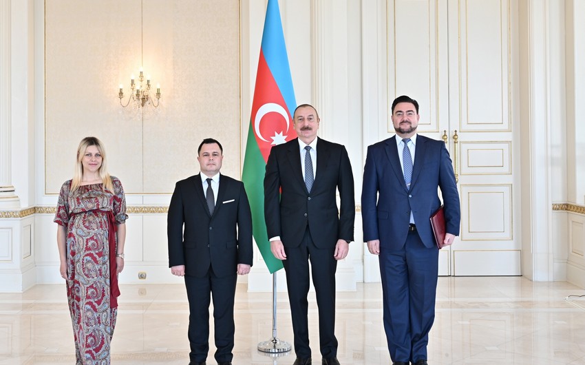 Moldova səfiri İlham Əliyevi Zəfərin ikinci ildönümü münasibətilə Azərbaycan dilində təbrik edib