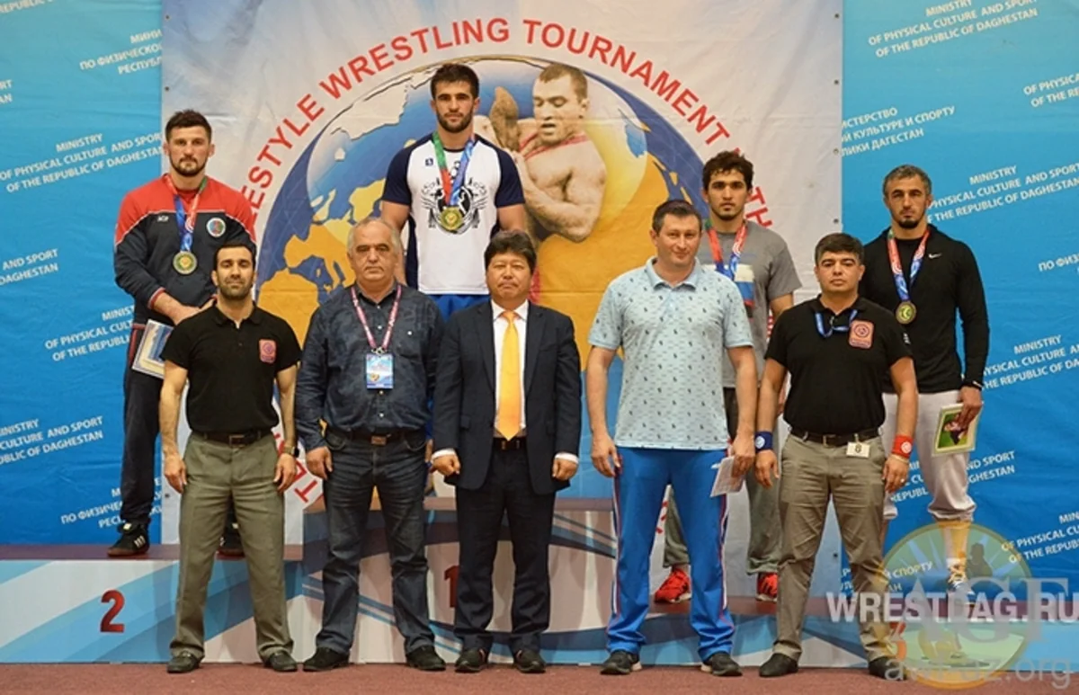 Azərbaycan güləşçiləri Rusiyada 2 qızıl, 1 gümüş medal qazanıblar