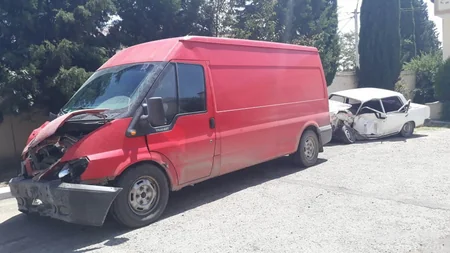 Tovuzda iki avtomobil toqquşub, yaralılar var - FOTO