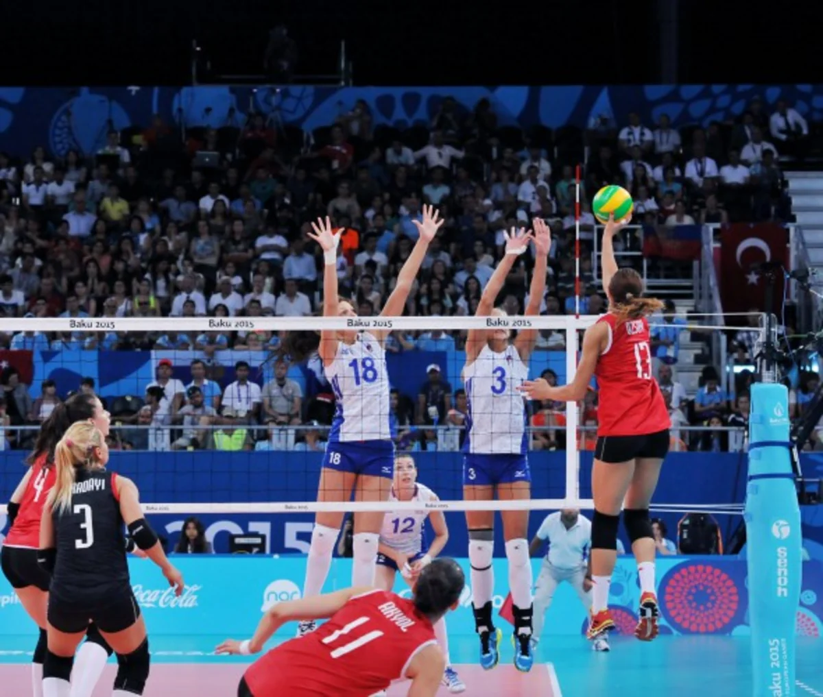 Bakı 2015: Türkiyə və Polşanın qadın voleybolçuları yarımfinala vəsiqə qazanıb