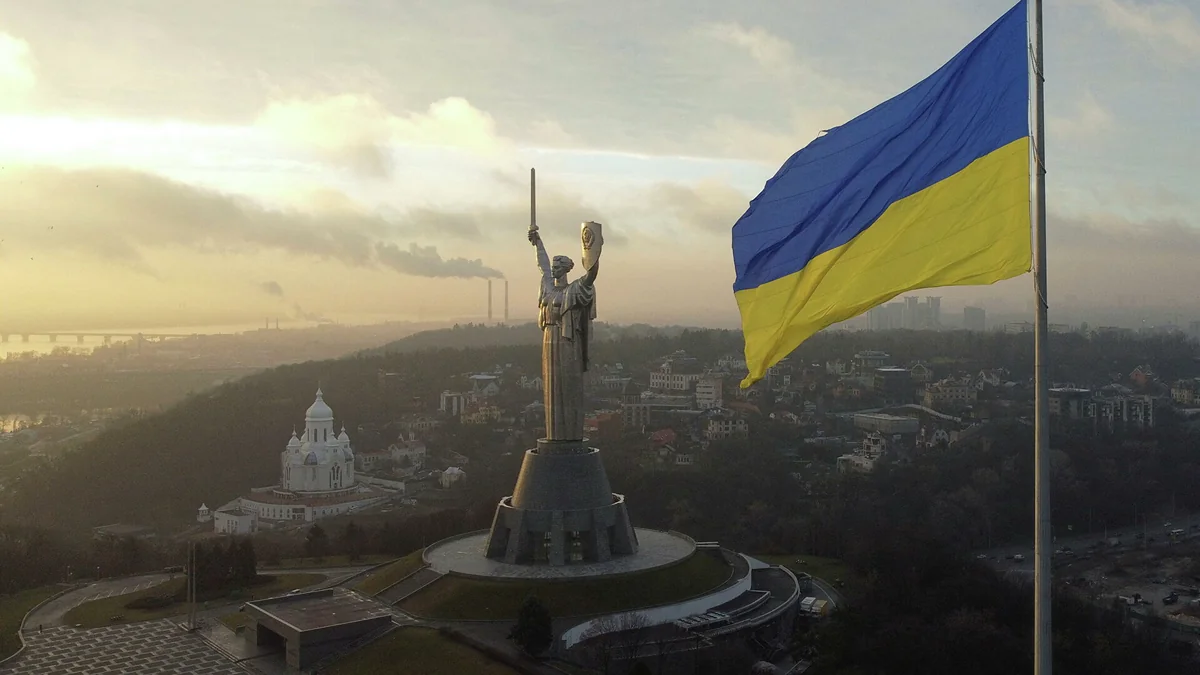 МИД Нидерландов и Испании рекомендовали своим гражданам покинуть Украину