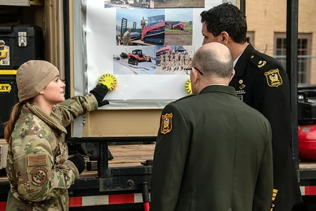 Azerbaijani Chief of General Staff visits air base in US