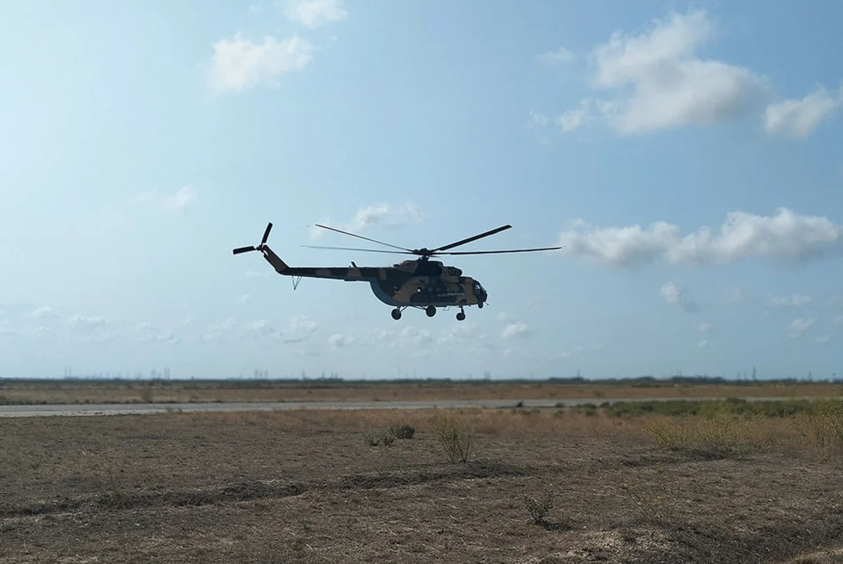 HHQ-nin helikopter bölmələri ilə təlim-məşq uçuşları keçirilib