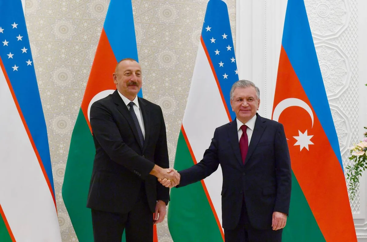 İlham Əliyev Şavkat Mirziyoyevi ad günü münasibətilə təbrik edib