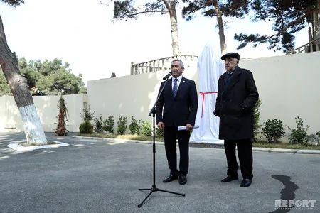 Bakıda Nikolay Baybakovun büstü açılıb
