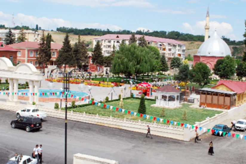 Azərbaycanın şəhərlərindən birində küçə reklamlarının dili ilə bağlı monitorinq aparılacaq