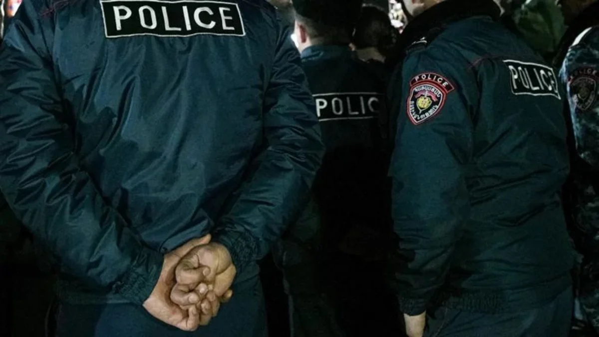 Полиция Еревана получила сигнал о взрывном устройстве в ТЦ Россия молл