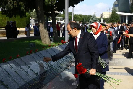 Türkiyə səfiri: Azərbaycanın dörd bir tərəfində dəfn edilmiş yüzlərlə şəhidimiz qardaşlığımızın dərin tarixini göstərir