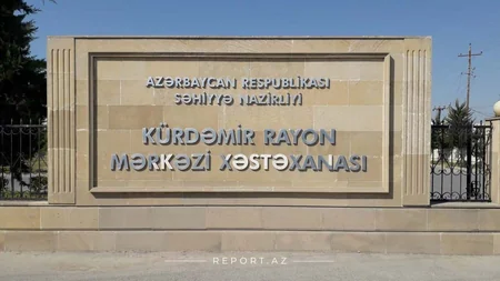 Uşağın əli ətçəkən maşında qaldı, 4 barmağı kəsildi