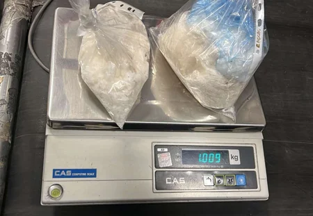Azərbaycandan Yeni Zellandiyaya poçt bağlamasında 1 kq narkotikin göndərilməsinin qarşısı alınıb