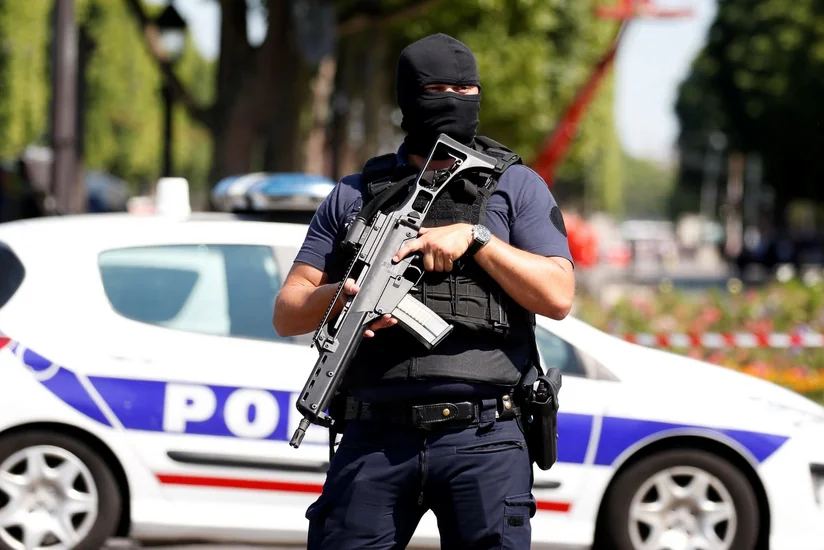 В пригороде Парижа неизвестные застрелили 15-летнего подростка