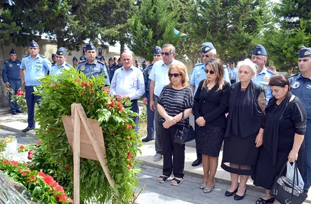 Şəhid hərbi pilot Rəşad Atakişiyevin məzarı ziyarət edilib