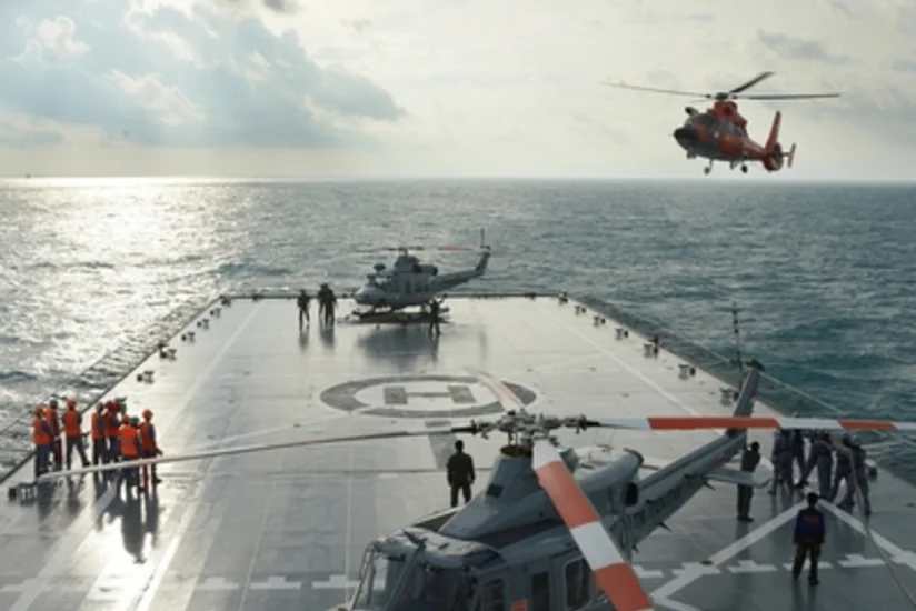 Индонезийские спасатели нашли тело первой из 13 жертв крушения самолета