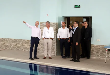 Azərbaycan milli komandasının baş məşqçisi daha bir neçə idman obyektləri ilə tanış olub