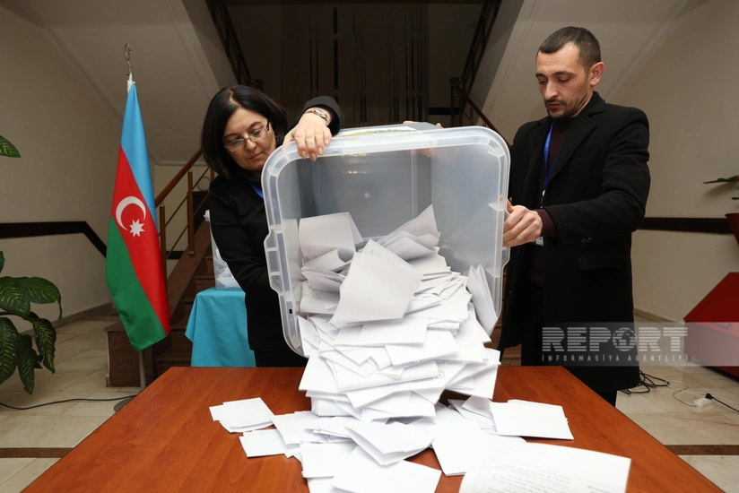 Prezident seçkiləri ilə bağlı bülletenlərin sayılmasına başlanılıb