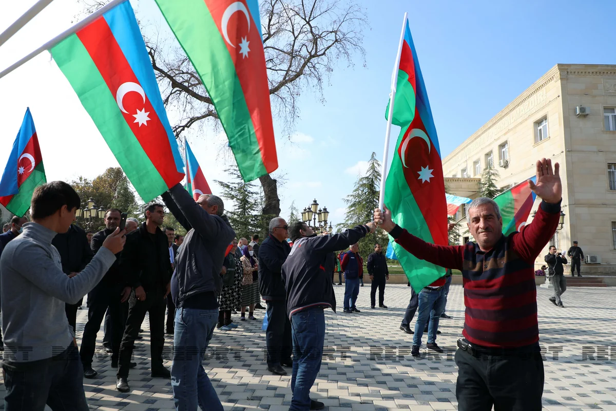 Ağdam sakinləri qələbəni qeyd edirlər