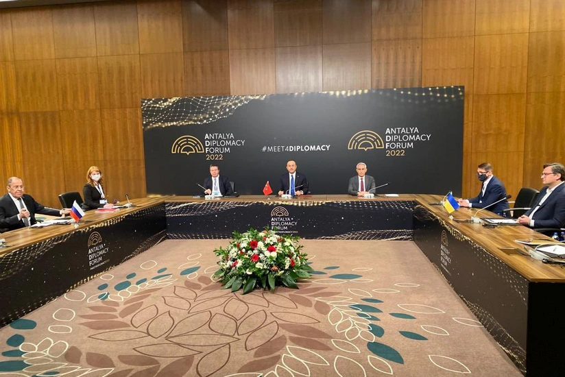 Türkiyə, Rusiya və Ukrayna XİN başçılarının görüşü başa çatıb - YENİLƏNİB-2