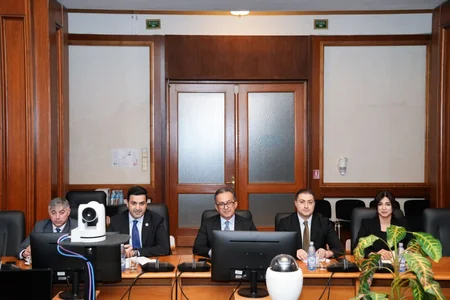 Azerbaijani official meets with leaders of Turkish and Tatar communities in Romania