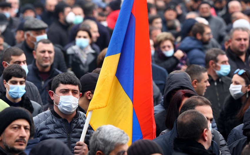 Ermənistan müxalifətinin lideri gəncləri iğtişaşlara çağırıb
