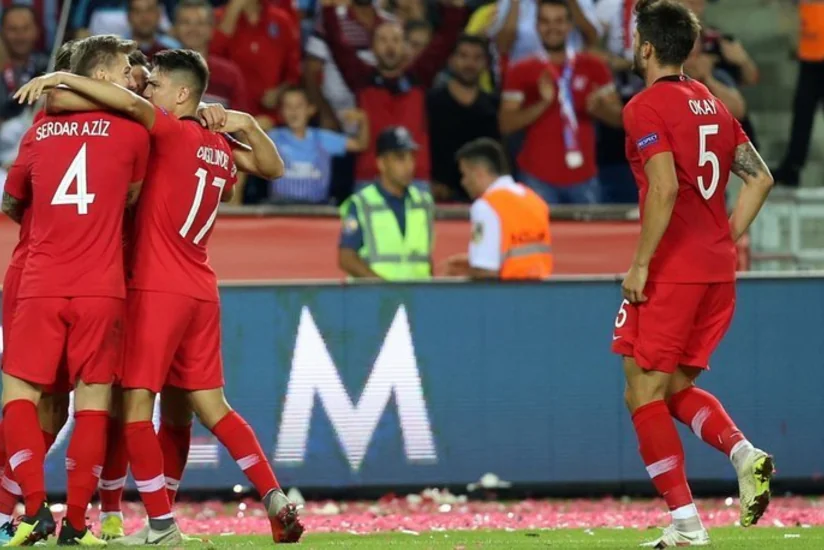 Qalatasarayın futbolçusu Türkiyə milli komandasının heyətindən çıxarılıb