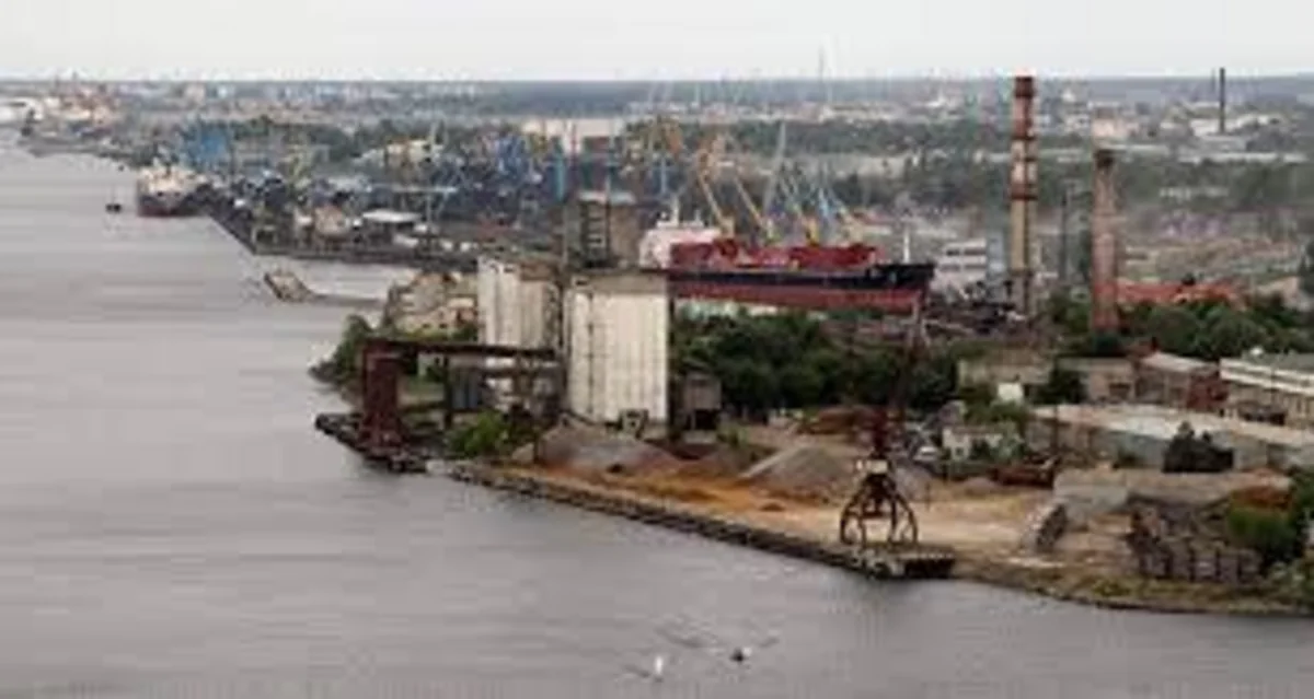 Латвия заинтересована в транспортировке нефти через свои порты в Беларусь