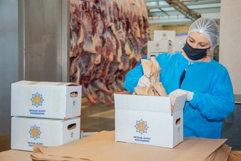 Heydər Əliyev Fondu aztəminatlı ailələrə qurban payları çatdırıb