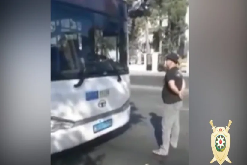 Bakıda avtobusun qarşısını kəsən şəxs: “Peşmanam”