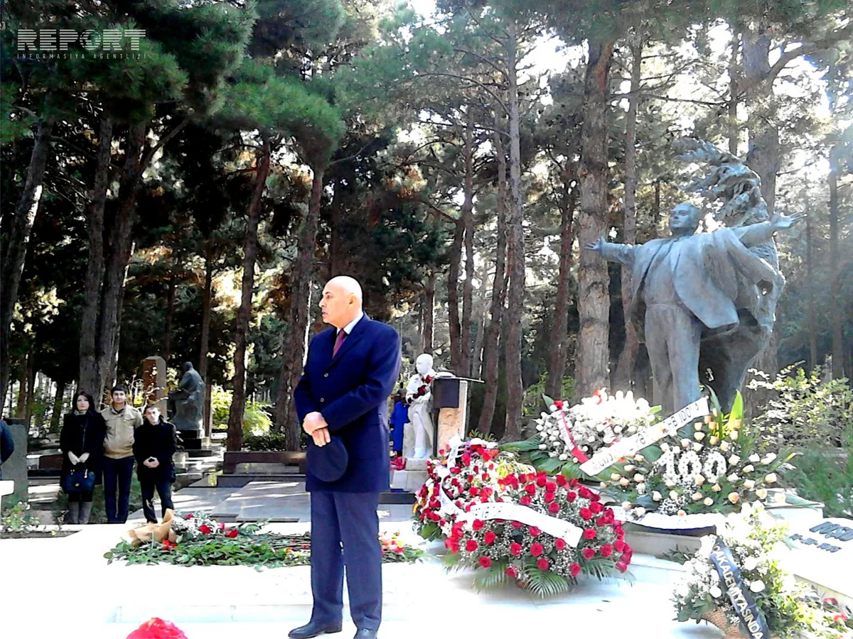 Place of monument to R.Behbudov in Baku revealed
