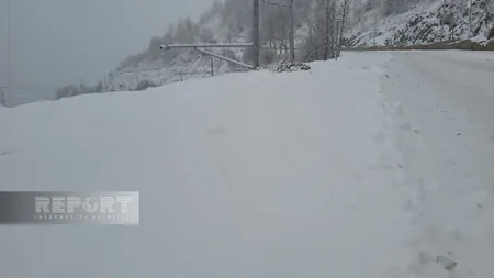 Şuşaya güclü qar yağıb