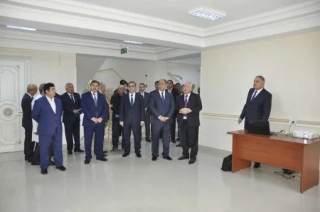 Kənd təsərrüfatı naziri Bərdədə vətəndaşları qəbul edib