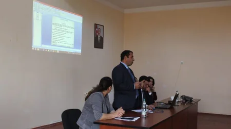 “Səsli dərslik” mobil tətbiqi şagirdlərin istifadəsinə verilib