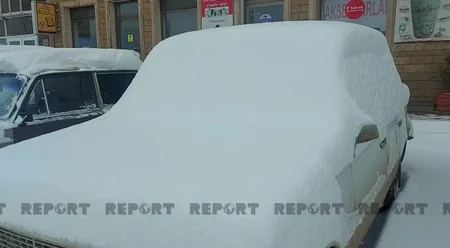 Qərb bölgəsinə güclü qar yağıb, avtomobil yollarında çətinlik yaranıb